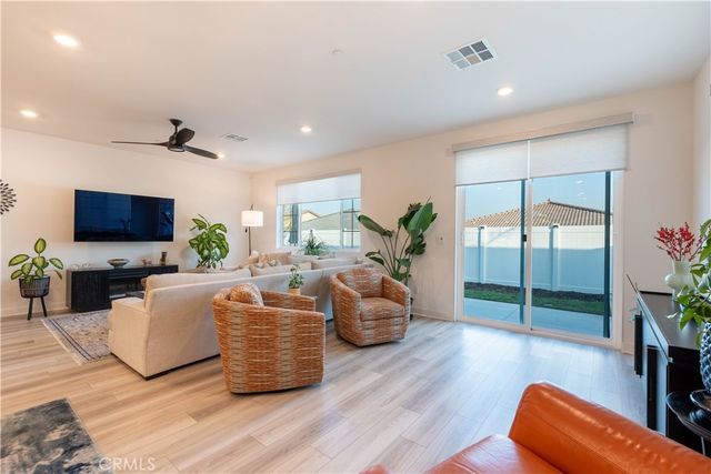 565 Hudson Way, Rialto, CA 92377