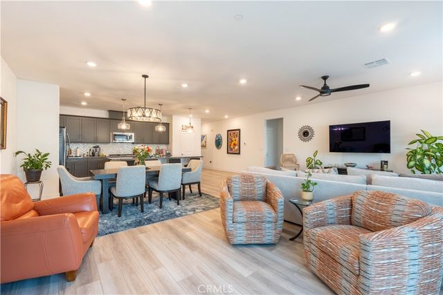 565 Hudson Way, Rialto, CA 92377