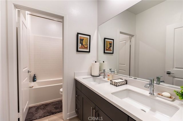 565 Hudson Way, Rialto, CA 92377