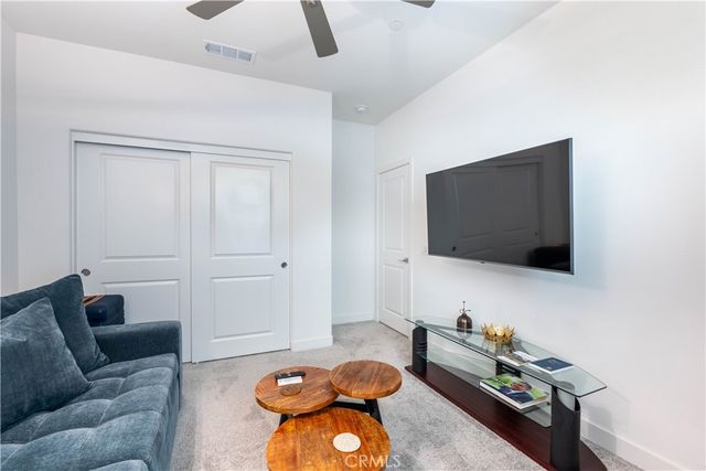 565 Hudson Way, Rialto, CA 92377
