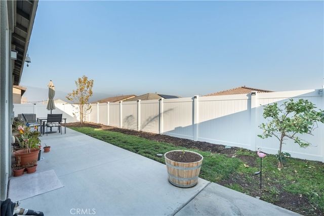 565 Hudson Way, Rialto, CA 92377