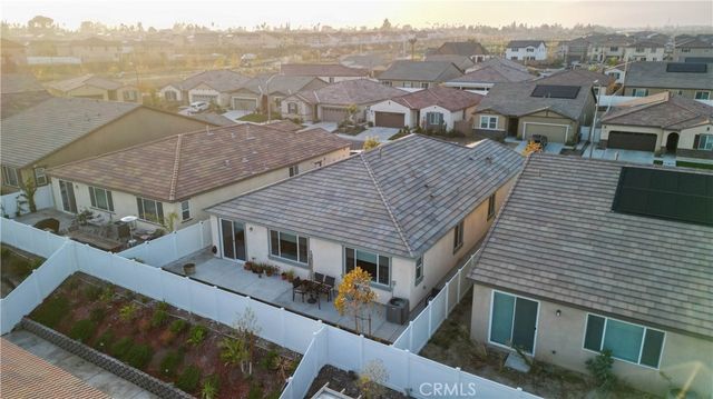 565 Hudson Way, Rialto, CA 92377