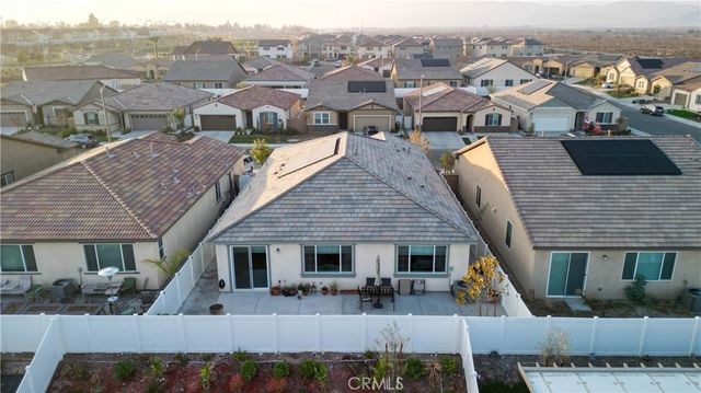 565 Hudson Way, Rialto, CA 92377