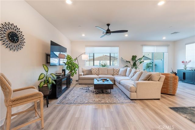 565 Hudson Way, Rialto, CA 92377