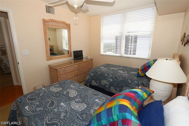 5550 Heron Point DR 2004, Naples, FL 34108