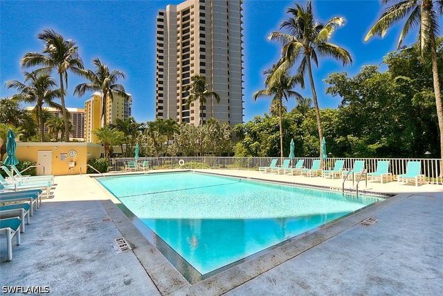 5550 Heron Point DR 2004, Naples, FL 34108