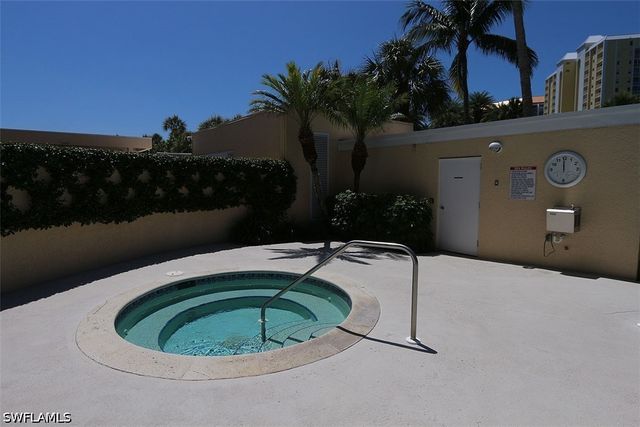 5550 Heron Point DR 2004, Naples, FL 34108