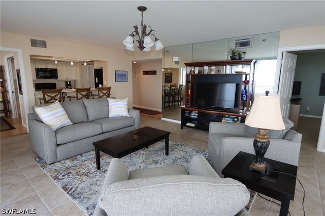 5550 Heron Point DR 2004, Naples, FL 34108