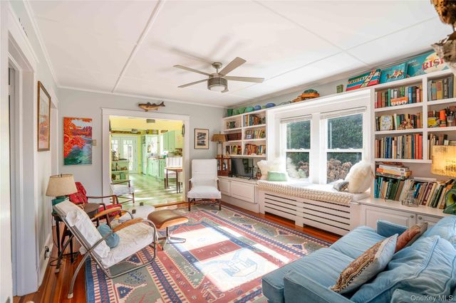 306 6th Street, Greenport, NY 11944