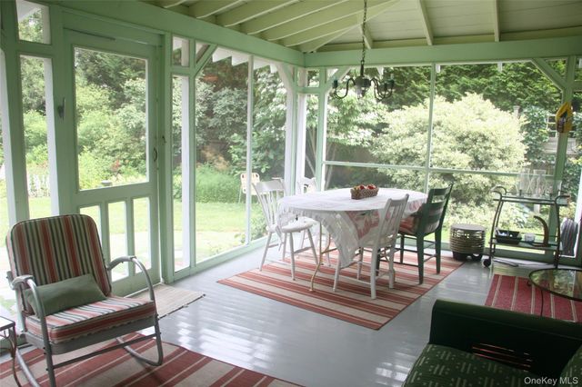 306 6th Street, Greenport, NY 11944