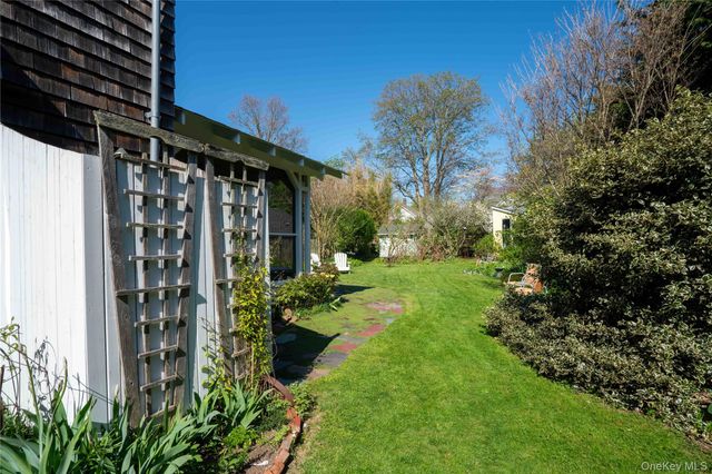 306 6th Street, Greenport, NY 11944