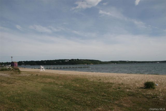 306 6th Street, Greenport, NY 11944
