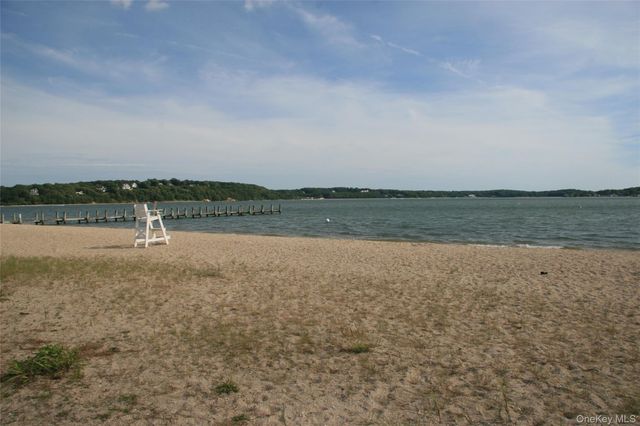 306 6th Street, Greenport, NY 11944