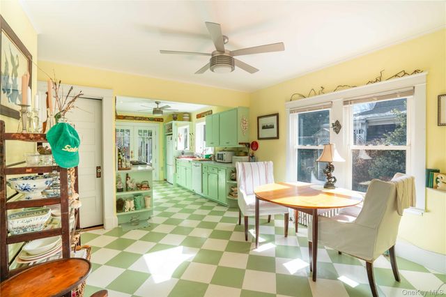 306 6th Street, Greenport, NY 11944