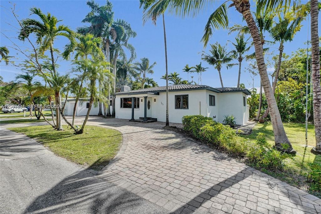 707 N 13 AVENUE, Hollywood, FL 33019
