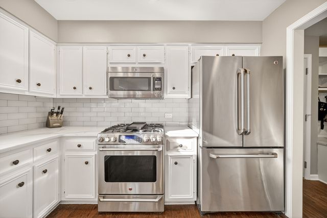 1205 Briergate Drive, Naperville, IL 60563