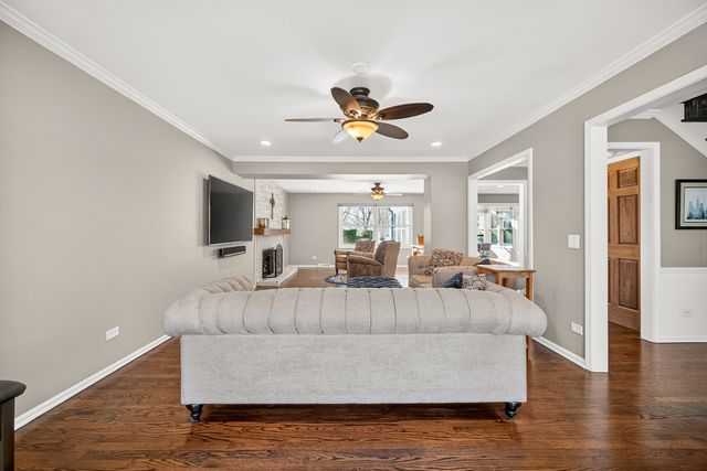 1205 Briergate Drive, Naperville, IL 60563