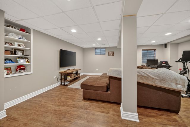 1205 Briergate Drive, Naperville, IL 60563