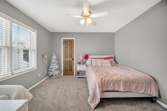 1205 Briergate Drive, Naperville, IL 60563