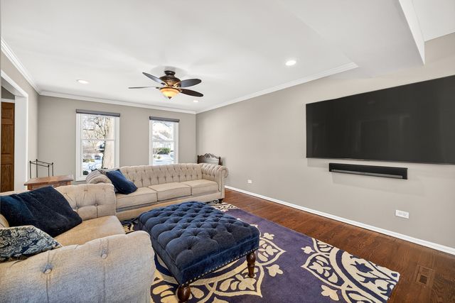 1205 Briergate Drive, Naperville, IL 60563