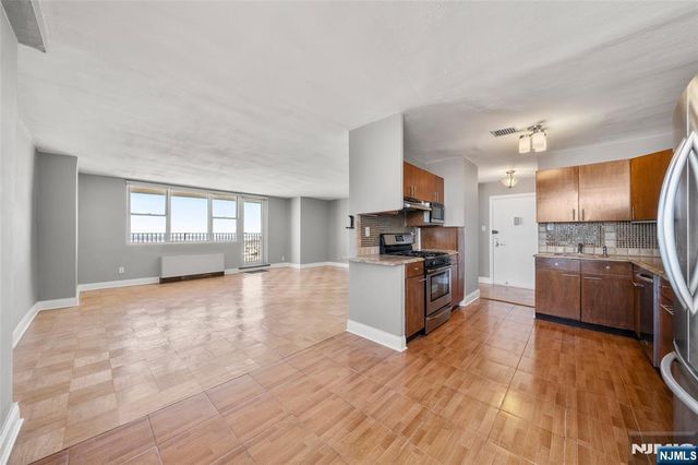 6040 Boulevard East 34J, West New York, NJ 07093