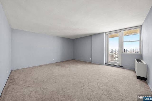 6040 Boulevard East 34J, West New York, NJ 07093