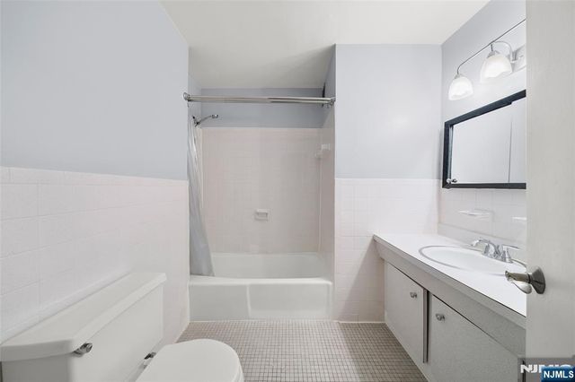 6040 Boulevard East 34J, West New York, NJ 07093