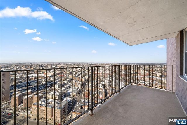 6040 Boulevard East 34J, West New York, NJ 07093