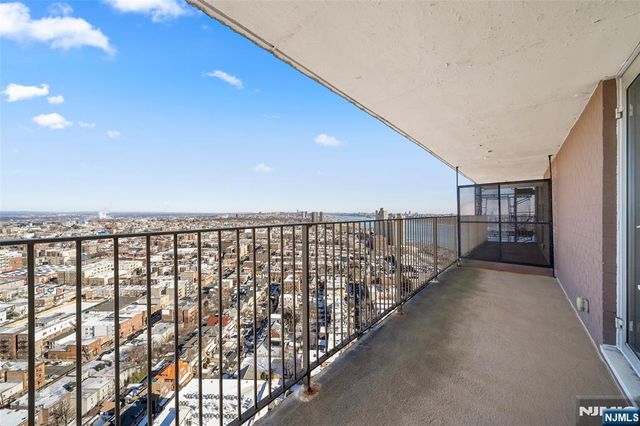 6040 Boulevard East 34J, West New York, NJ 07093