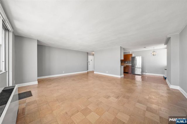 6040 Boulevard East 34J, West New York, NJ 07093