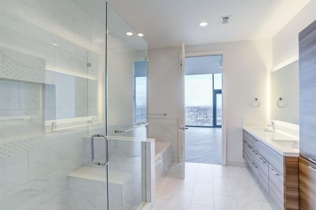 3333 Lake Street 12E, Houston, TX 77098