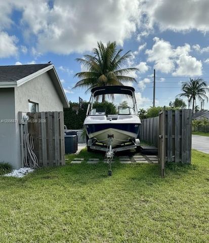 24923 SW 127th Pl, Homestead, FL 33032