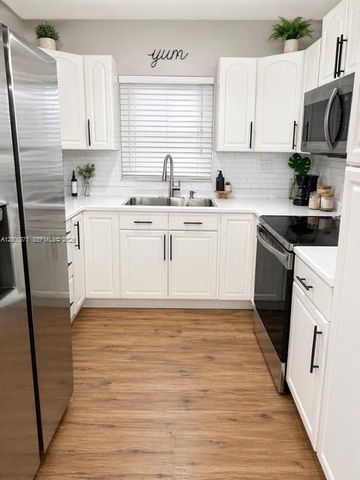 24923 SW 127th Pl, Homestead, FL 33032