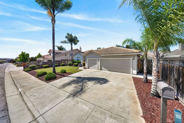 1480 Mesquite Drive, Hollister, CA 95023