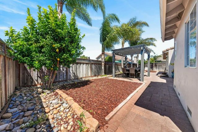 1480 Mesquite Drive, Hollister, CA 95023