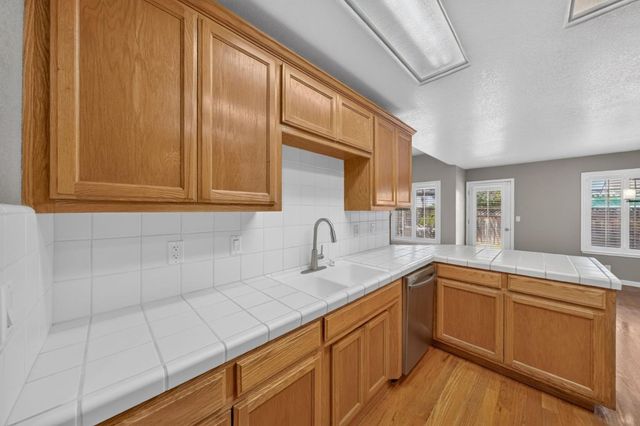 1480 Mesquite Drive, Hollister, CA 95023