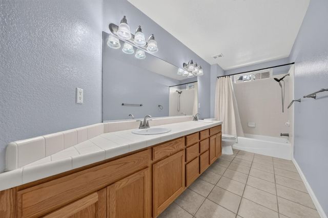 1480 Mesquite Drive, Hollister, CA 95023