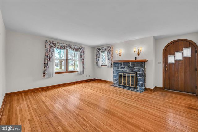 105 MARTIN AVE, Ephrata, PA 17522