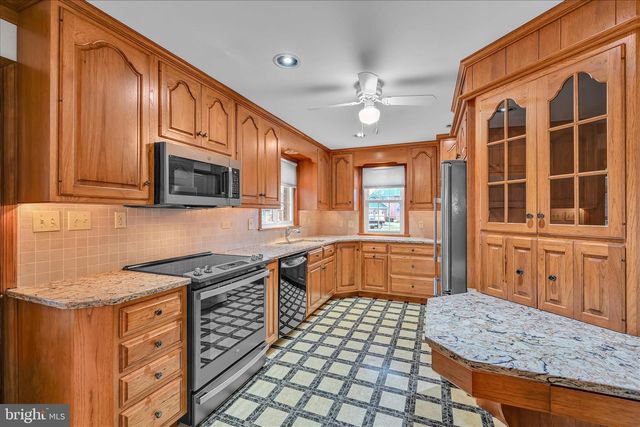 105 MARTIN AVE, Ephrata, PA 17522