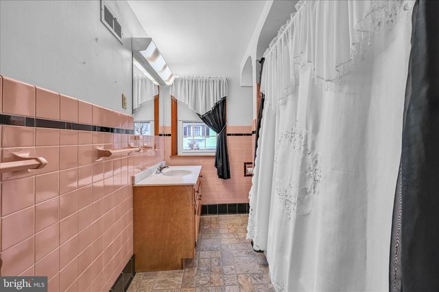 105 MARTIN AVE, Ephrata, PA 17522