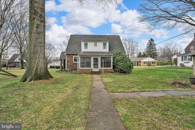 105 MARTIN AVE, Ephrata, PA 17522