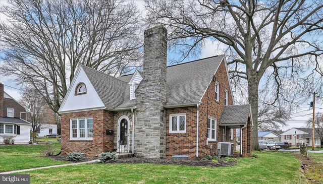 105 MARTIN AVE, Ephrata, PA 17522