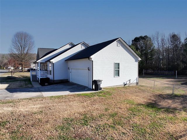 28 Frances SW Way, Cartersville, GA 30120