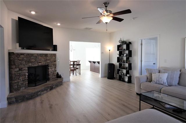 28 Frances SW Way, Cartersville, GA 30120