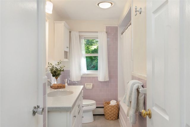 15 Charles Street, Barrington, RI 02806