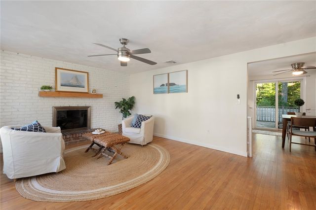 15 Charles Street, Barrington, RI 02806