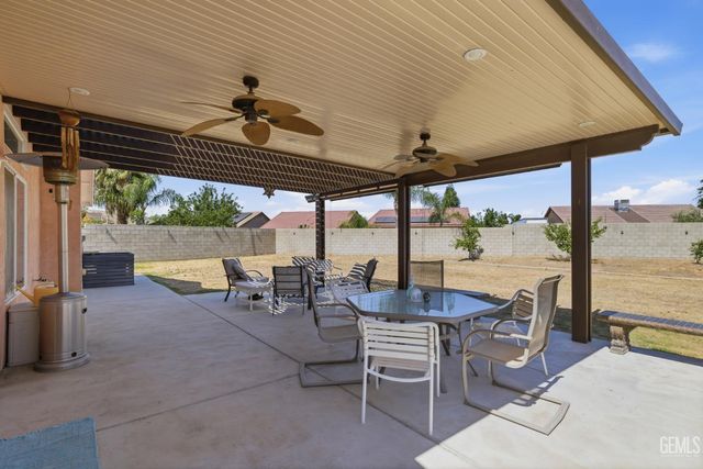 8203 Premier Avenue, Bakersfield, CA 93313