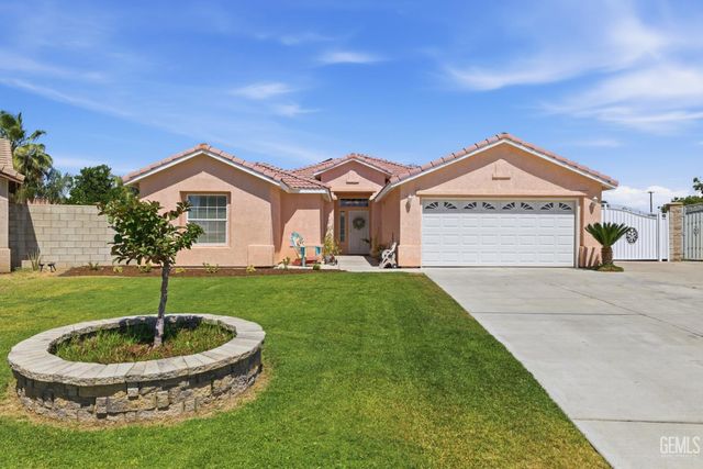 8203 Premier Avenue, Bakersfield, CA 93313