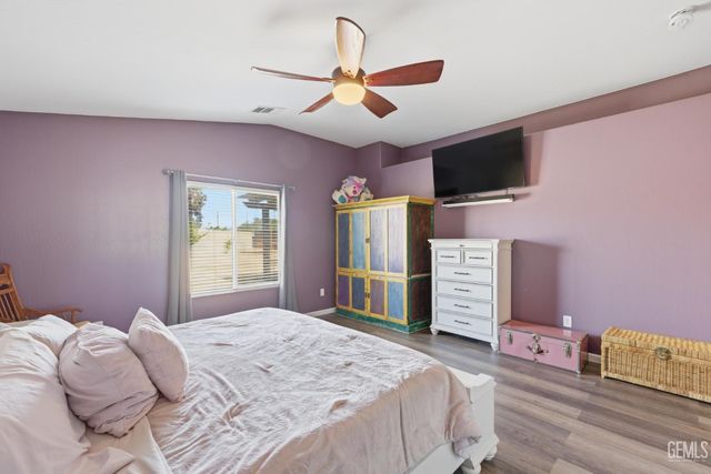 8203 Premier Avenue, Bakersfield, CA 93313