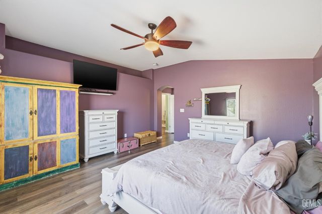 8203 Premier Avenue, Bakersfield, CA 93313